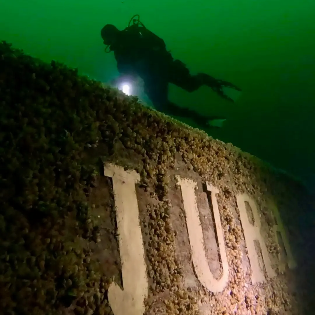 Jura Wrack im Bodensee Schriftzug und Taucher